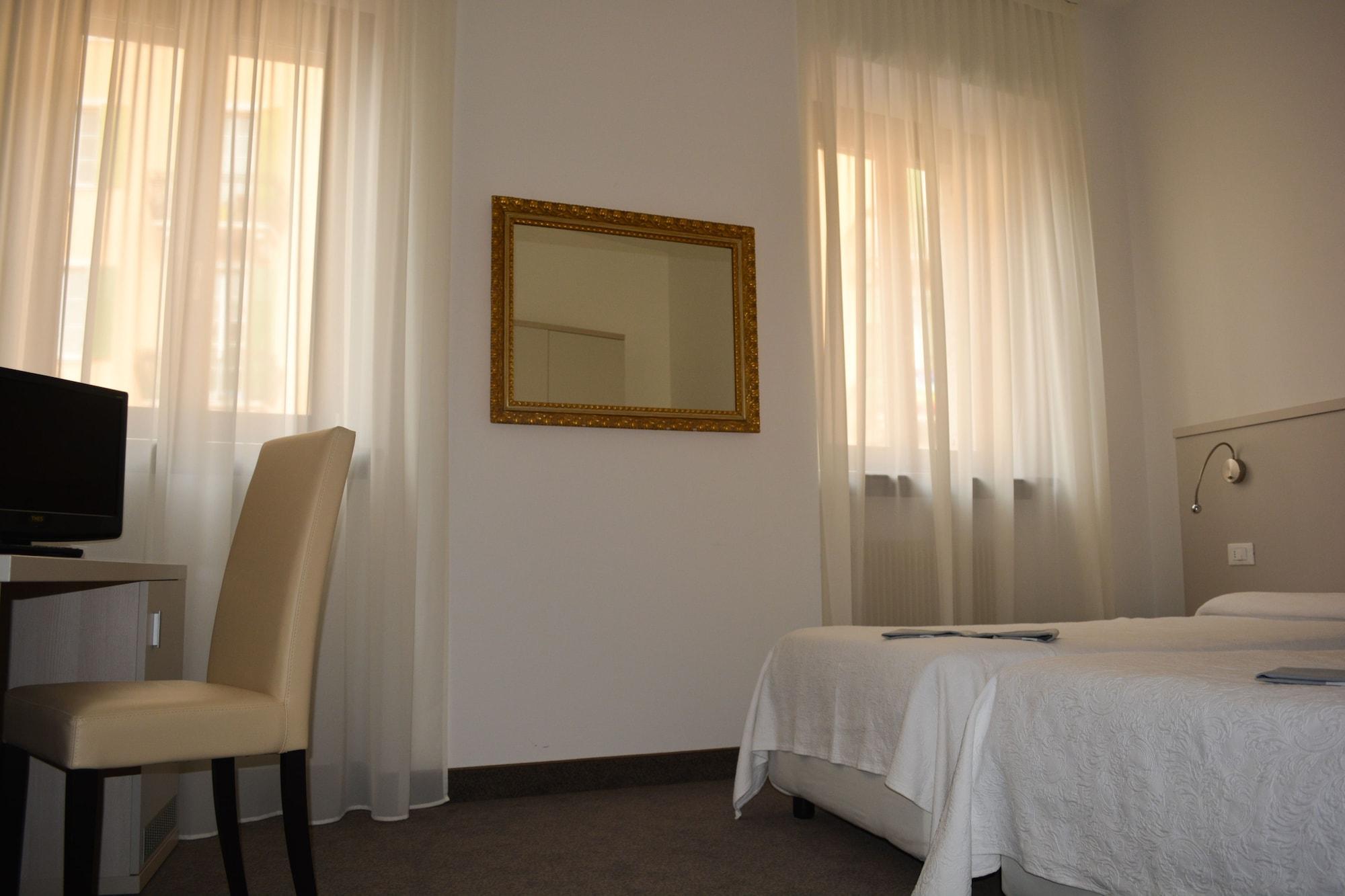 Albergo Accademia Тренто Экстерьер фото