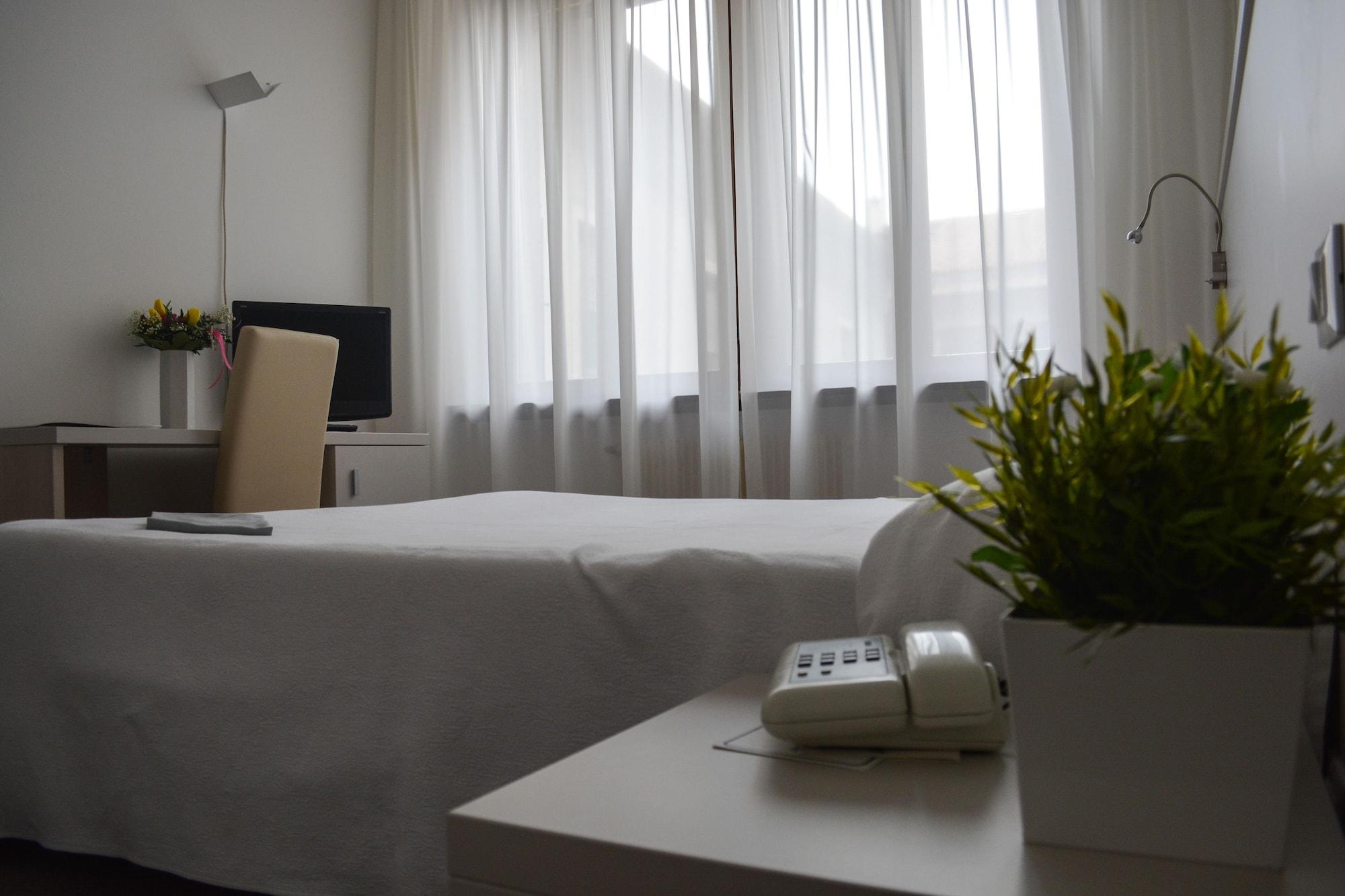 Albergo Accademia Тренто Экстерьер фото