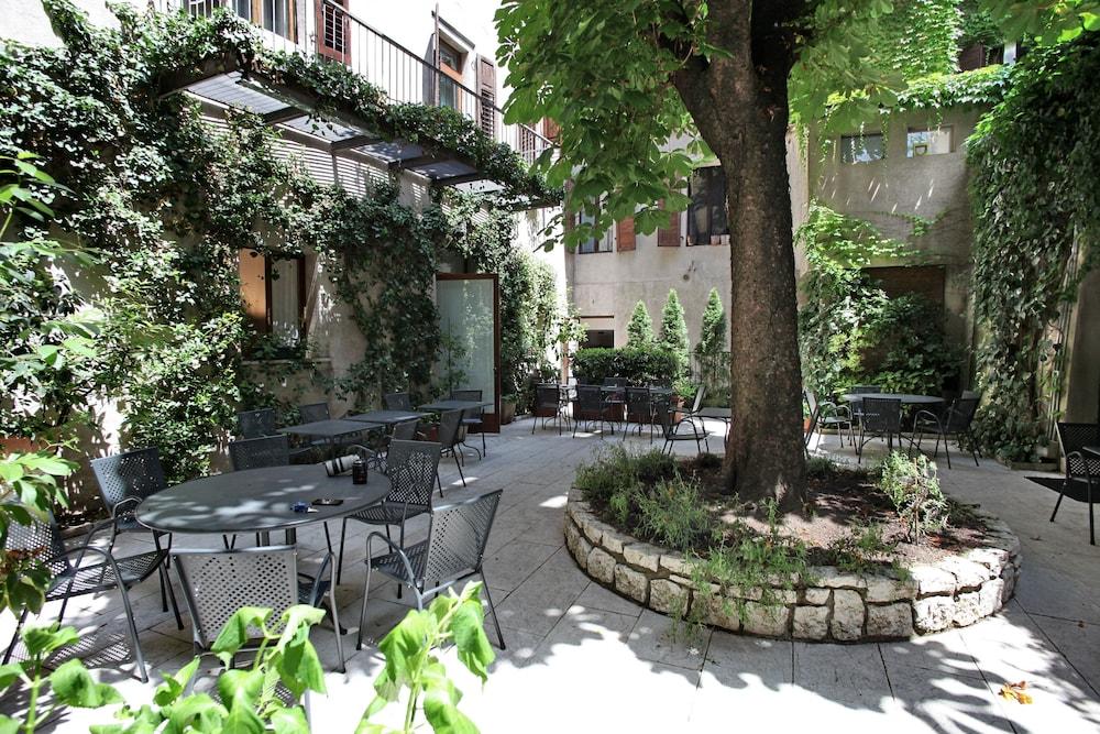 Albergo Accademia Тренто Экстерьер фото