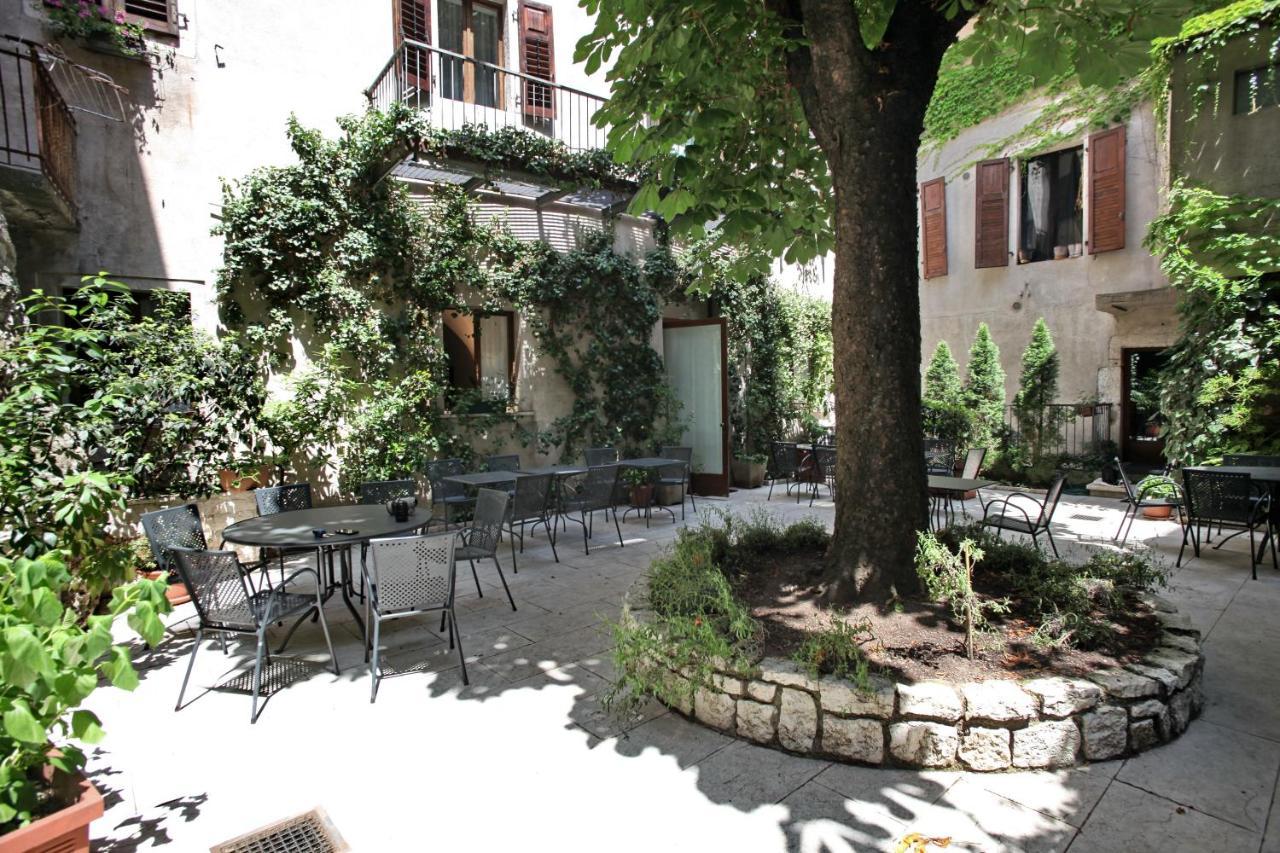 Albergo Accademia Тренто Экстерьер фото